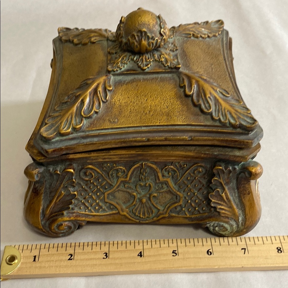 Trinket or jewelry box made in China